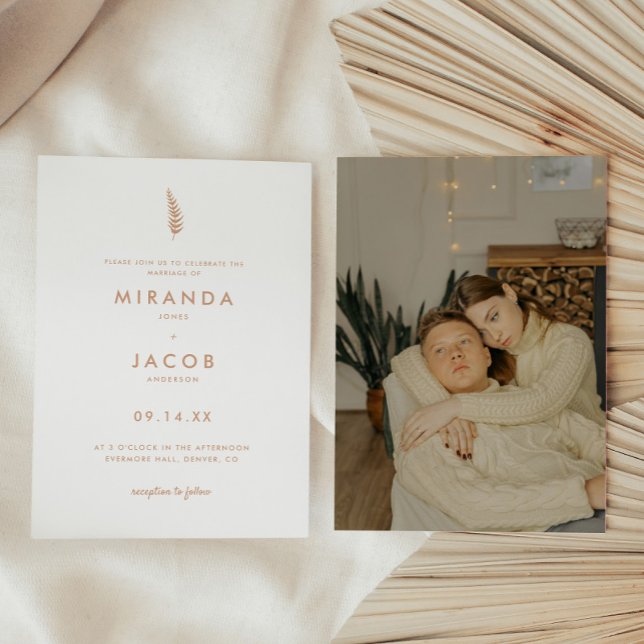 Minimalistisch Beige Palm Leaf Wedding Einladung (Von Creator hochgeladen)