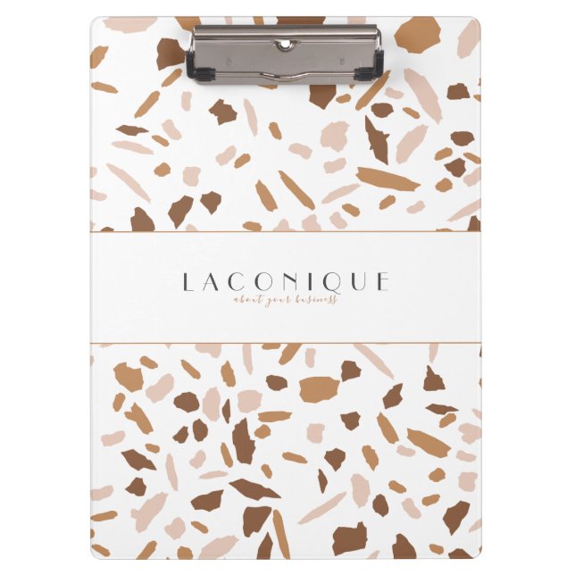 Minimalistisch Beige Terrazzo Mosaic Klemmbrett (Vorderseite)