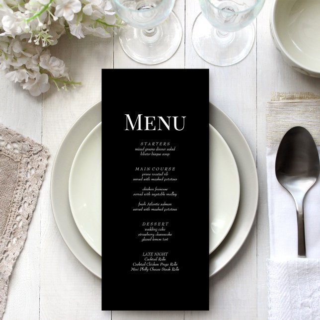Minimalistisch Black Monogram Wedding Menu Card Menükarte (Minimalist Black Monogram Wedding Menu Card on a beautiful white and silver wedding table.)