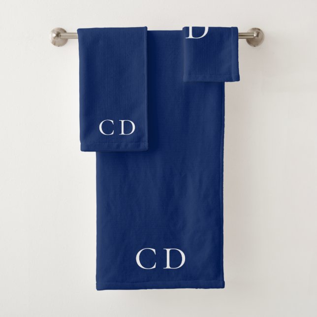Minimalistisch: blaue Monogramm-Initialen Badhandtuch Set (Insitu)