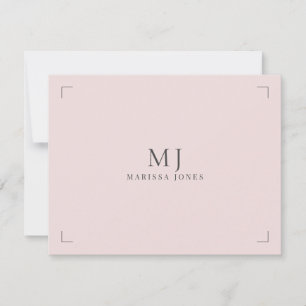 Minimalistisch Blütenrosa Monogramm Mitteilungskarte