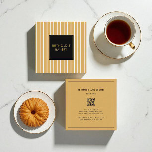 Minimalistisch-Braun- und Weißstreifen-QR-Kodierun Quadratische Visitenkarte