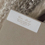 Minimalistisch-braune Rücksendeadresse<br><div class="desc">Diese minimalistisch-braunen Rücksendeadressen-Aufkleber sind perfekt für eine einfache Hochzeit. Das moderne romantische Design besticht durch klassische, braune und weiße Typografie gepaart mit einer rustikalen und eleganten Kalligraphie mit Vintagem handgeschriebenem Stil. Anpassbar in jeder Farbe. Behalt das Design einfach und elegant, wie es ist, oder personalisiere es durch Hinzufügen von eigenen...</div>