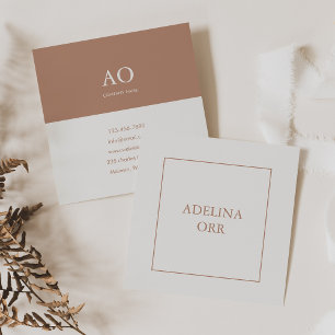 Minimalistisch Brown Geometric Elegant Consultant Quadratische Visitenkarte