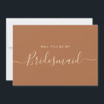 Minimalistisch Burnt Orange Bridesmaid Vorschlag Einladung<br><div class="desc">Vorschlag für eine Minimalistische moderne Burnt Orange Kalligrafie Bridesmaid. Brautparty Vorschlagskarte und Einladung. Mit einem trendigen und stilvollen Script-Schriftart und einer hellbraunen Farbe.</div>