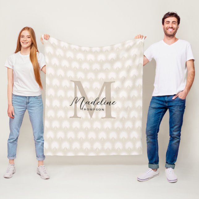 Minimalistisch Chic Beige Anahaw Leaf Script Monog Fleecedecke (Beispiel)