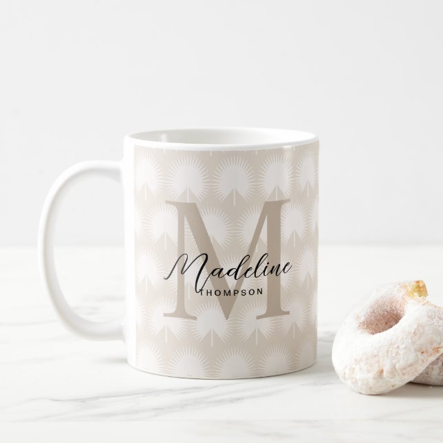 Minimalistisch Chic Beige Anahaw Leaf Script Monog Kaffeetasse (Mit Donut)