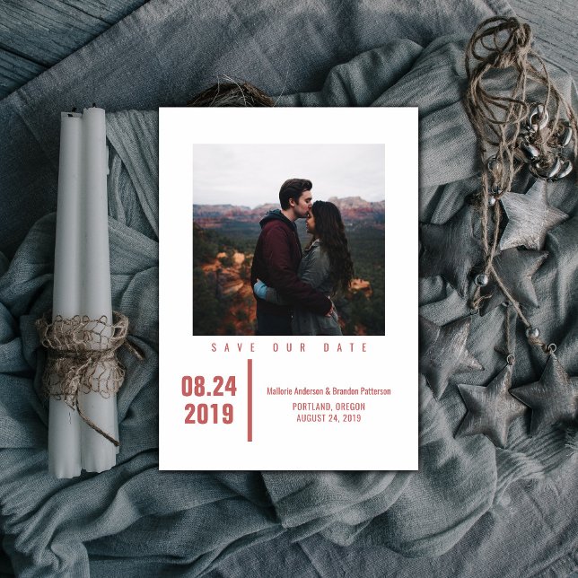 Minimalistisch Chic Foto Save the Date | Rot (Red Minimalist Chic Photo Save the Date)