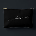 Minimalistisch Classy Chic Personalisiert Schwarz- Zubehörtasche<br><div class="desc">Ein schick-minimalistischer Stil schwarz-weiß Accessoire Beutel. Kann als Kosmetikbeutel verwendet werden. Ein tolles Accessoire für Reisen. Perfektes Geschenk für Brautjungfrau,  Freunde und Familie.</div>