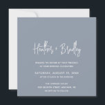 Minimalistisch Dusty Blue Modern Wedding Einladung<br><div class="desc">Moderne quadratische Hochzeitseinladung mit einem einfachen Design mit Ihren Namen in einer eleganten Schrift Typografie und Ihre Veranstaltungsdetails in einem minimalistischen Sans Serif Schriftart. Alle Designelemente sind in Weiß auf einem staubblauen Hintergrund gehalten. Diese schicke Hochzeitseinladung eignet sich gut für eine Frühjahr-,  Sommer- oder Winterhochzeit.</div>