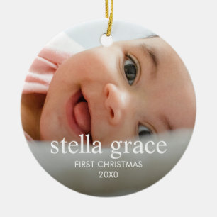 Minimalistisch elegante Erstes Weihnachten Foto vo Keramik Ornament