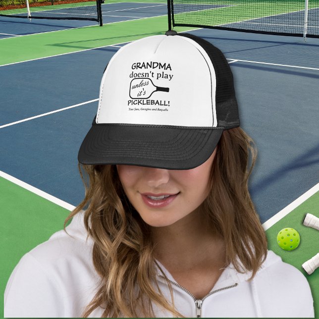 Minimalistisch Funny Niedlich Oma Pickleball Playe Truckerkappe (Grandma Pickleball Funny Humor Black Typography Cap)