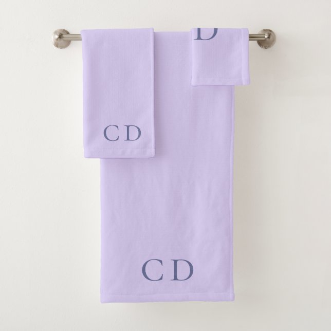 Minimalistisch für Violet-Monogramm-Initialen Badhandtuch Set (Insitu)