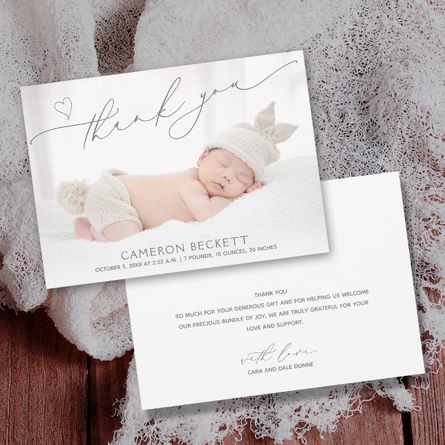 Minimalistisch Heart Vielen Dank, Baby Foto Birth Ankündigung (Baby photo birth announcement flat thank you cards with your message on the back)