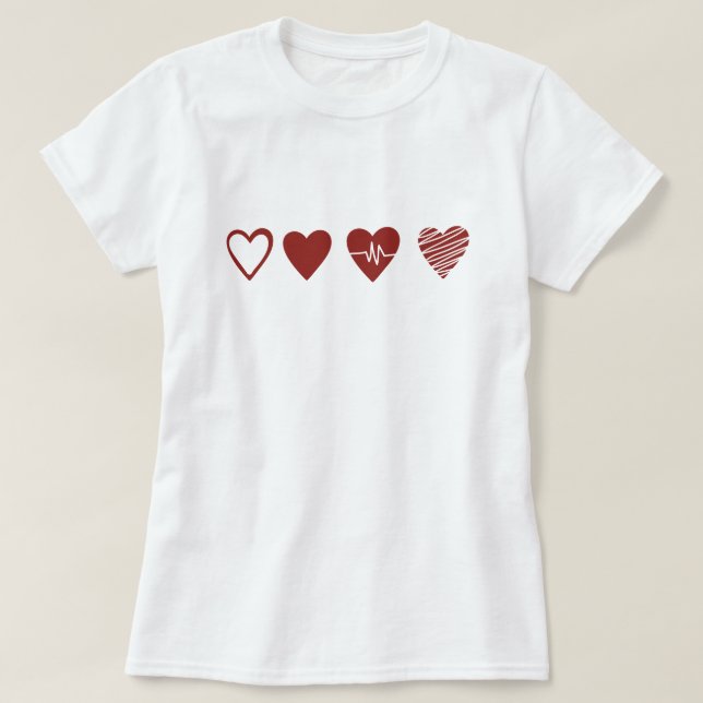 Minimalistisch Heartbeat EKG Line Art Four Hearts T-Shirt (Design vorne)