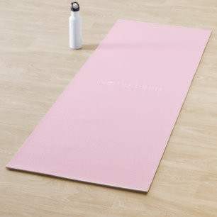 Minimalistisch hellrosa individuelle Name Monogram Yogamatte