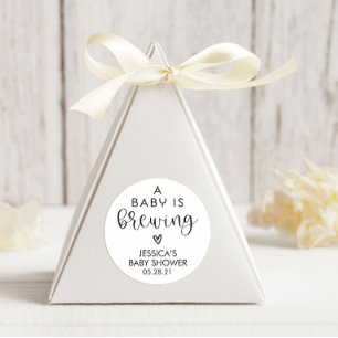 Minimalistisch ist ein Baby, das eine Babydusche z Runder Aufkleber