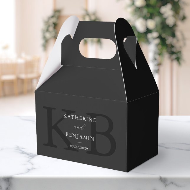 Minimalistisch Matte Black Monogram Modern Wedding Geschenkschachtel (Von Creator hochgeladen)