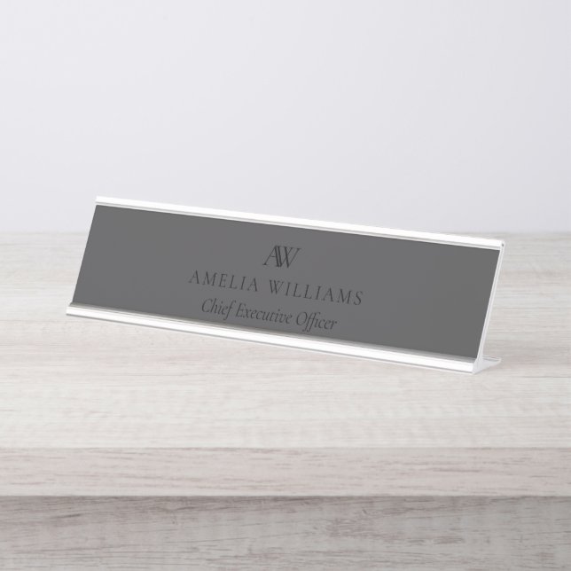 Minimalistisch Matte Black Monogram Schreibtischnamensplakette (Vorderseite )