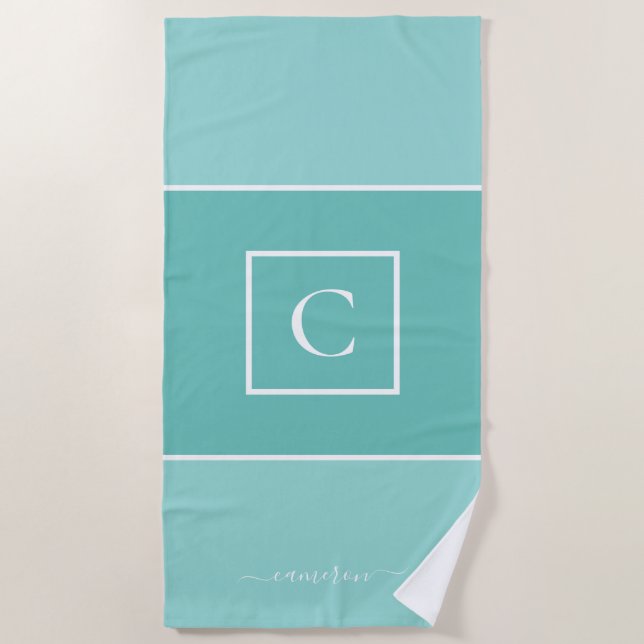 Minimalistisch Minze Blue Monogram Personalisiert Strandtuch (Vorderseite)