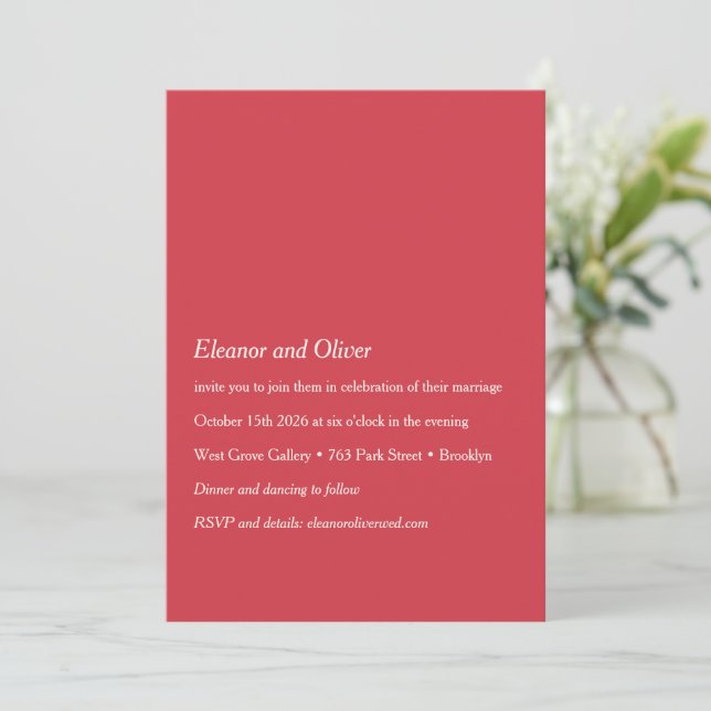 Minimalistisch Modern Bold Red Typografy Boho Wedd Einladung (Stehend Vorderseite)