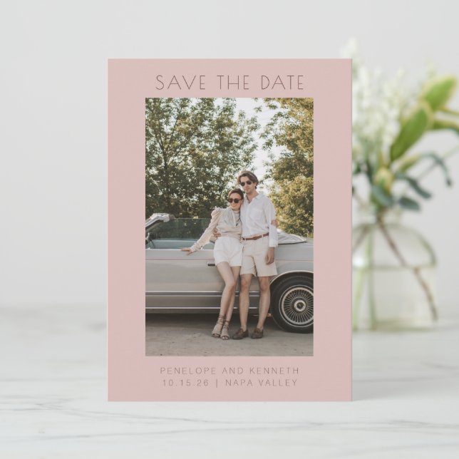 Minimalistisch Moderne Dusty Rose Einfach Elegante Save The Date (Stehend Vorderseite)
