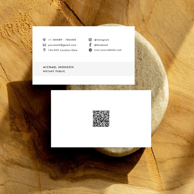 Minimalistisch Notar Public Qr Code Social Media I Visitenkarte (Customize this beautiful card with any job Title & Icon)