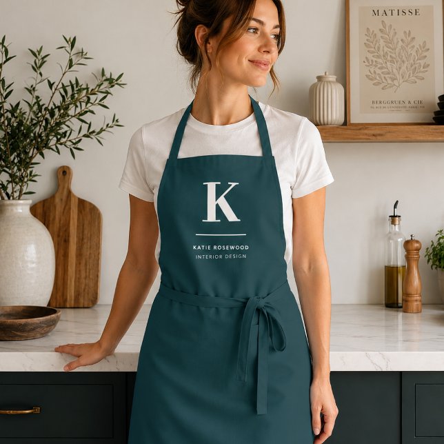 Minimalistisch rauchgrüne moderne große Initialzün Schürze (Teal initial name apron for cafes, spas, salons, makers, and modern staff workwear.)