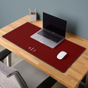 Minimalistisch Red Maroon Two Monogram Office Schreibtischunterlage