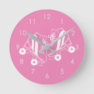 Minimalistisch Roller Skate Roller Skaten Pink Runde Wanduhr