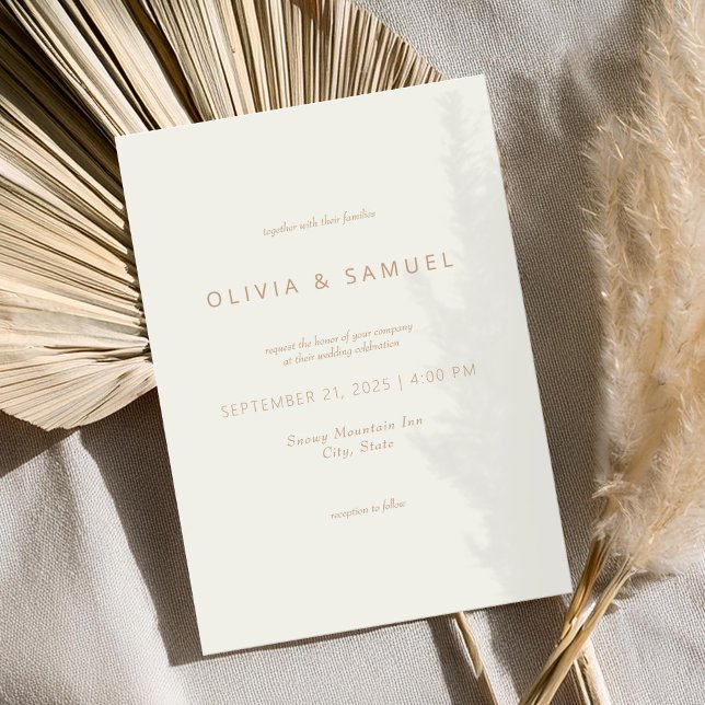 Minimalistisch Simple Chic Ivory Tan Wedding Einladung (Von Creator hochgeladen)