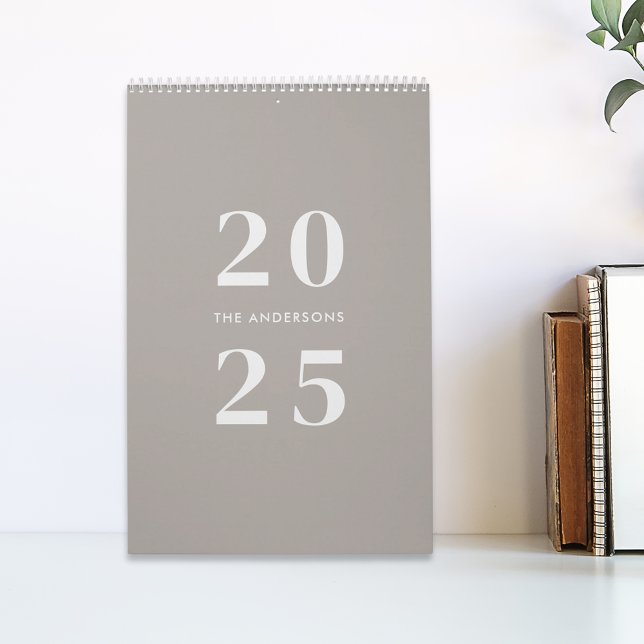Minimalistisch Taupe 2025 Familienname Foto Kalender (Von Creator hochgeladen)