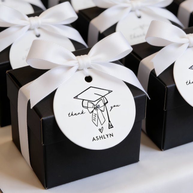 Minimalistische Abschlussmütze mit Schleife - indi Geschenkanhänger (Cap and Bow Graduation Favor Tags)