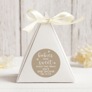 Minimalistische Babys sind eine süße Babydusche. Runder Aufkleber