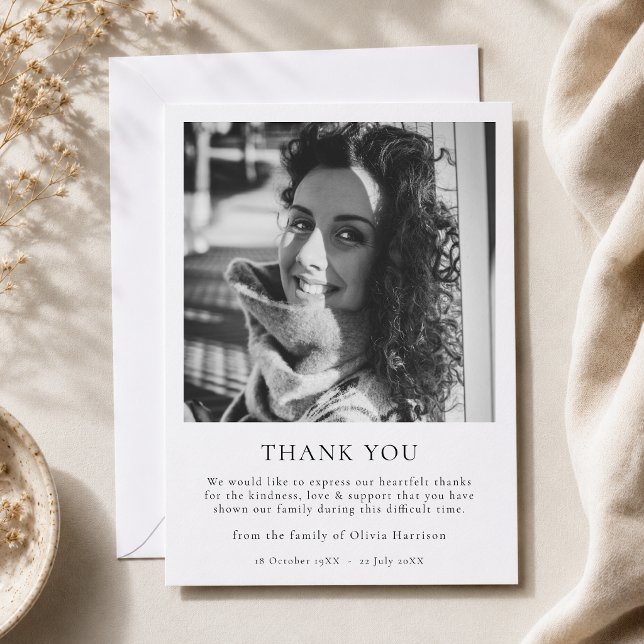 Minimalistische Beerdigung | Modernes Beileid Foto Dankeskarte (Personalized memorial photo thank you card for funeral flowers, support, and sympathy notes.)