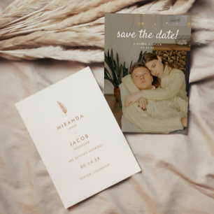 Minimalistische beige Blumenblatt-Hochzeitsfoto Save The Date