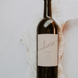 Minimalistische Beige-Script-Hochzeit Weinetikett