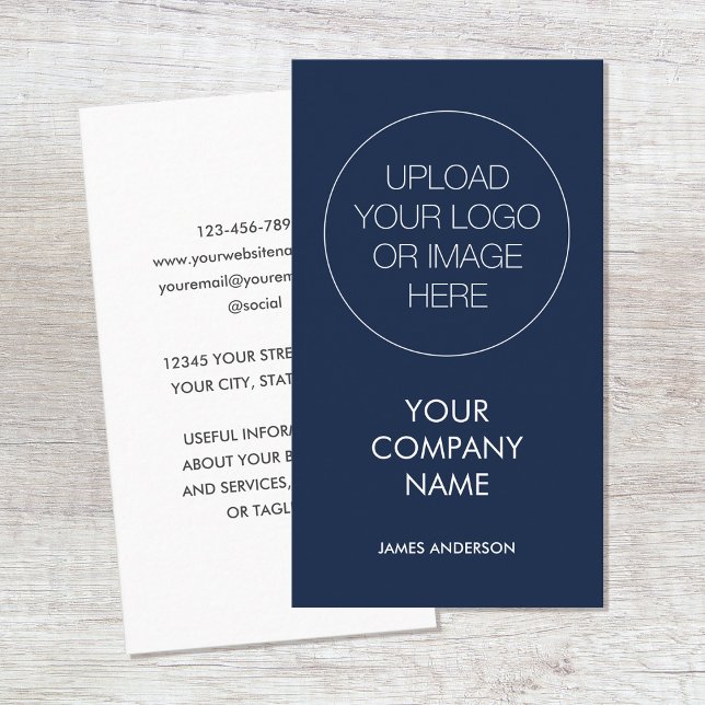 Minimalistische, benutzerspezifische Logo-Navy Blu Visitenkarte (Von Creator hochgeladen)