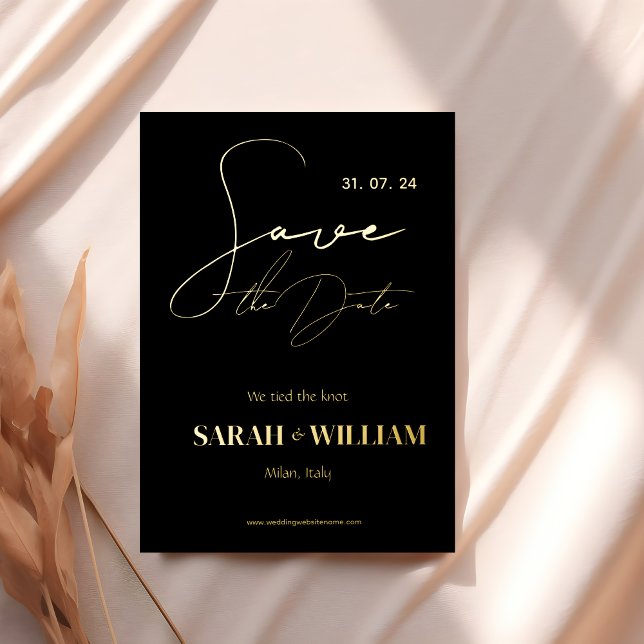 Minimalistische Black Gold Calligrafy Wedding Folieneinladung (Von Creator hochgeladen)