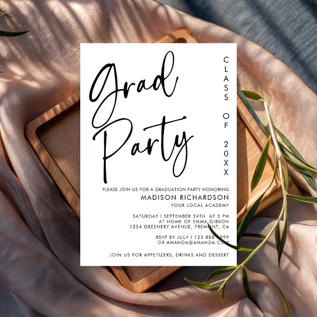 Minimalistische Black Script Graduation Party Einladung (Von Creator hochgeladen)