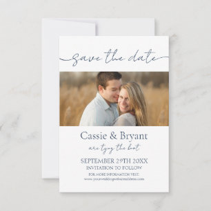 Minimalistische blaue Hochzeit für die Marine