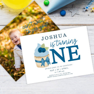 Minimalistische Blueberry Cupcake Erste Geburtstag Einladung