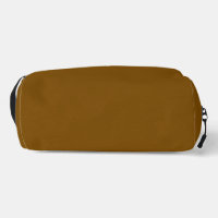 Minimalistische braune Tasche voller kleiner Dinge