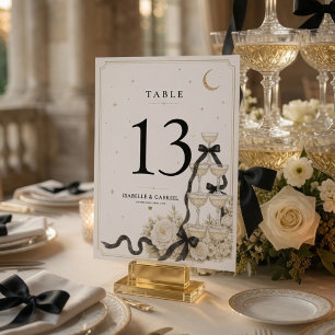 Minimalistische Champagner-Turm-Hochzeit  Tischnummer