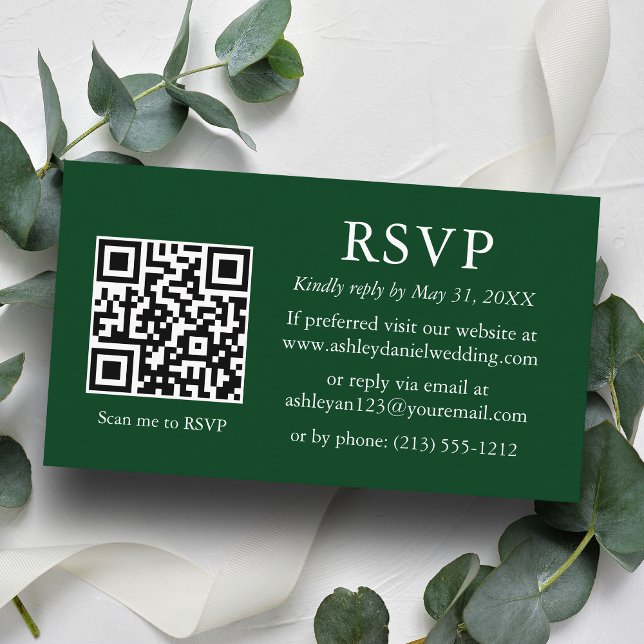 Minimalistische einfache grüne QR-Hochzeit RSVP Begleitkarte (Customize to change text style, size, background color or add more text or a photo to back of card.)