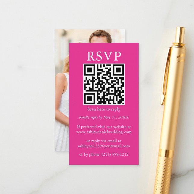 Minimalistische einfache Hochzeit QR Foto Hot Pink Begleitkarte (Vorderseite/Rückseite Beispiel)