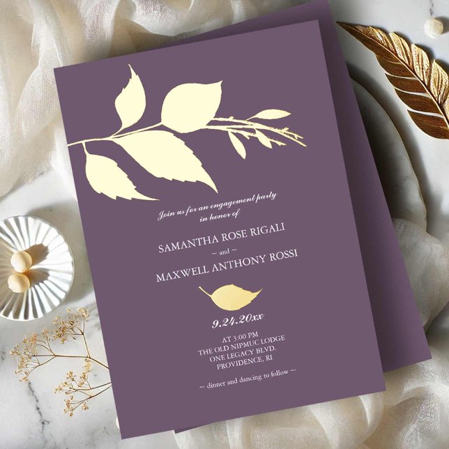 Minimalistische elegante Lila Beteiligungspartei Folieneinladung (Engagement party invitations purple with gold foil leaves)