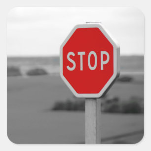 Minimalistische Fotografie auf der roten Stopp Roa Quadratischer Aufkleber