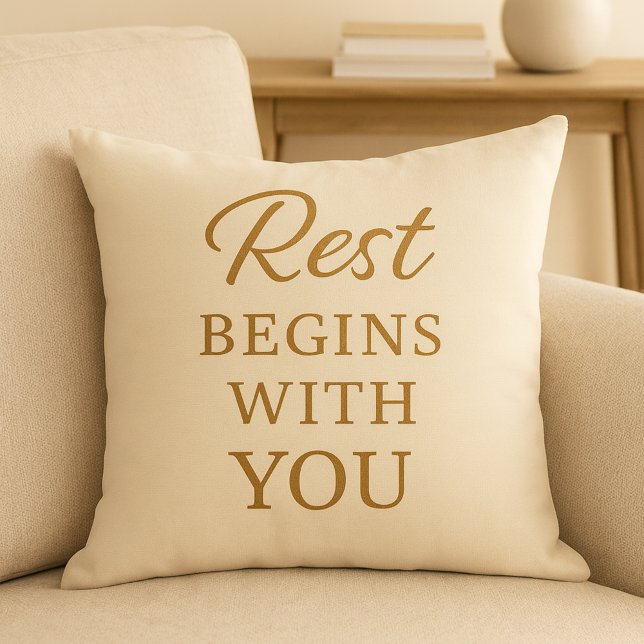 Minimalistische gemütliche Zitat-Kissen - Ruhe beg Kissen (rest_begins_with_you_cozy_quote_png_aureline_studi)