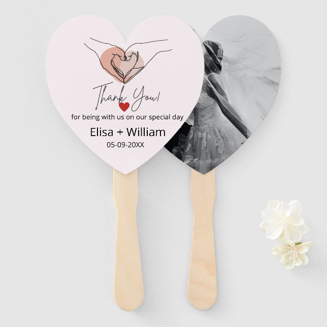 Minimalistische Hand Heart Gesture Wedding Guest G Fächer (Vorne und Hinten)